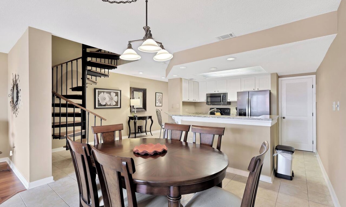 Shelter Cove Condo | Pet Friendly, Shelter Cove Views - Bike to Beach!