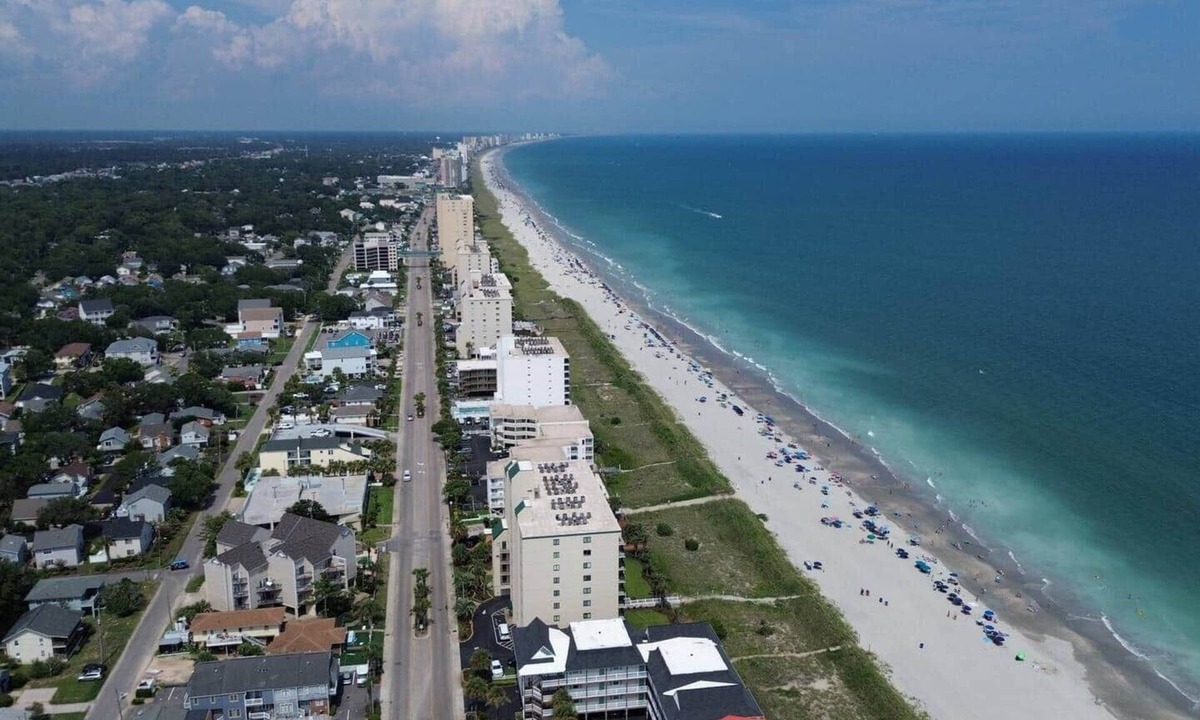Windy Hill Villa | Pet-Friendly 2BR/2 min Walk to Beach/Pool+Hot Tub/Golf Cart option