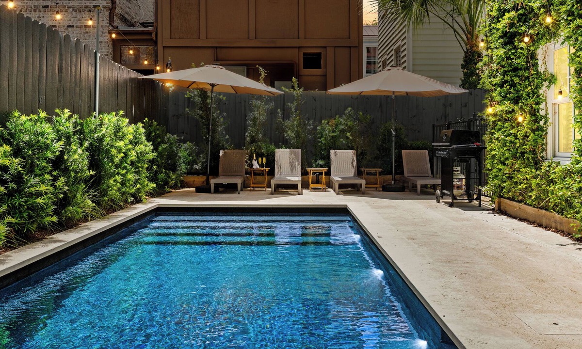 Cannonborough Elliotborough House | Pool! | 2 Blocks to King St | Parthenon Suites