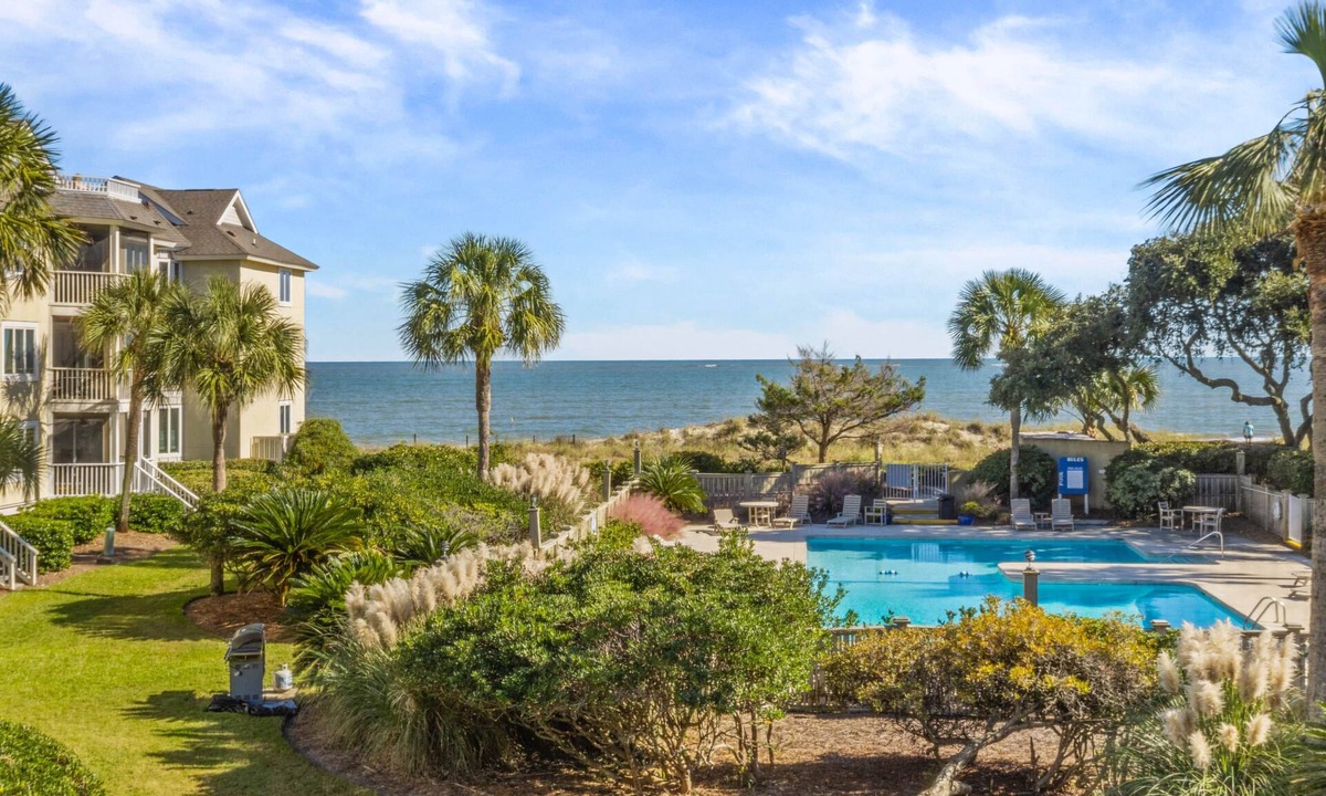 Isle of Palms Villa | Port O' Call D203 - Direct Ocean View! Beach!