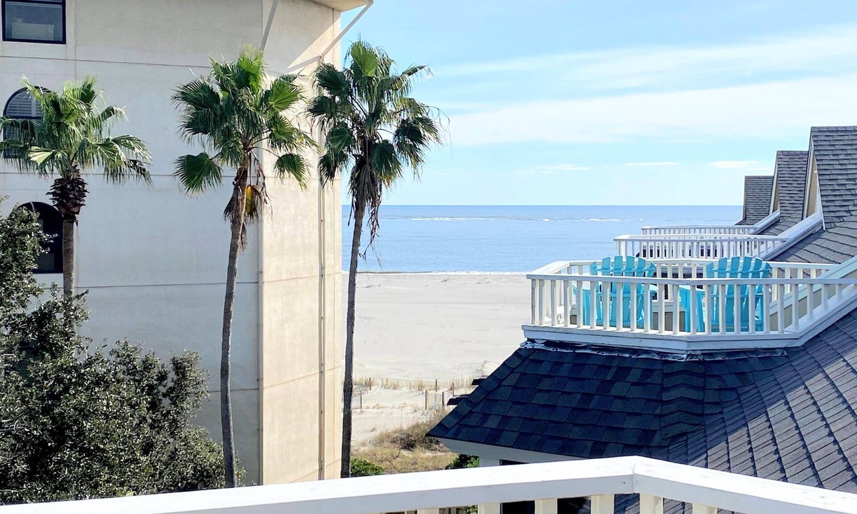 Isle of Palms Villa | Port O' Call G304 by Deserving Vacations