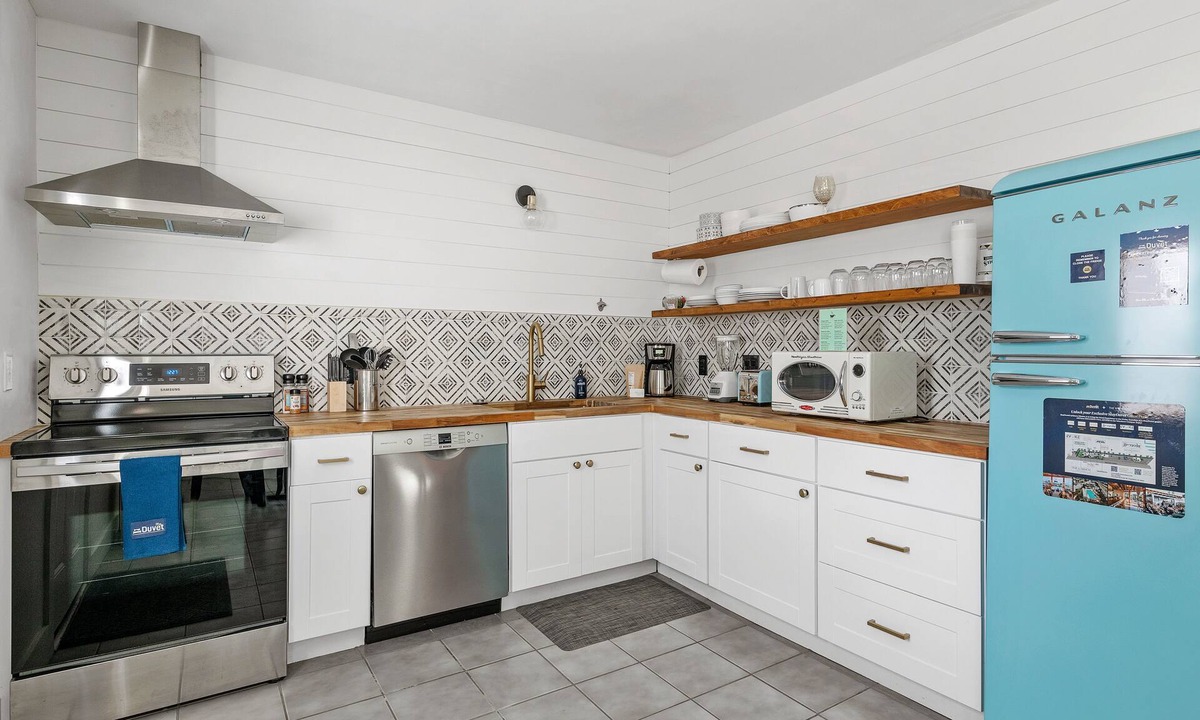 Old Village House | Posh Old Village Townhome | Stylish Escape