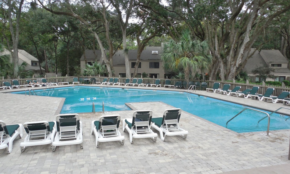 Sea Pines Villa | Premium 3 BR Harbour Town Villa - Walk to Yacht Basin - Summer Promo