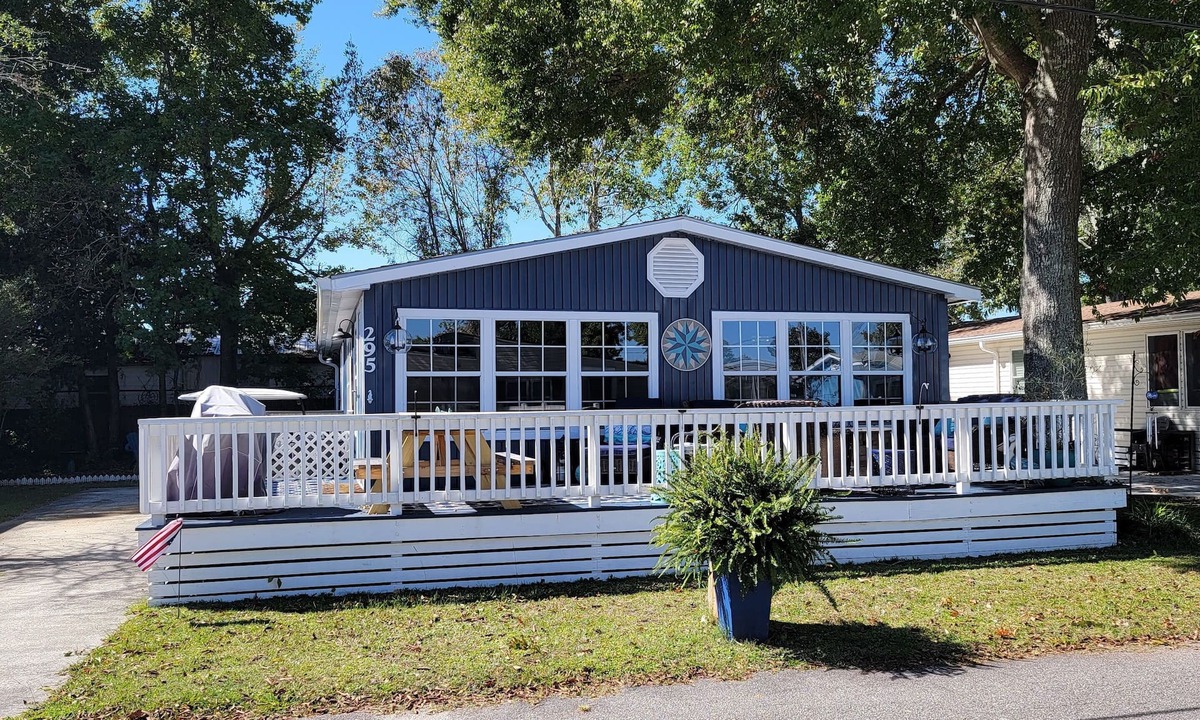 Garden City Cottage | Private beach access! 2 Bedroom, 2 Full Bath Cottage with many amenities!