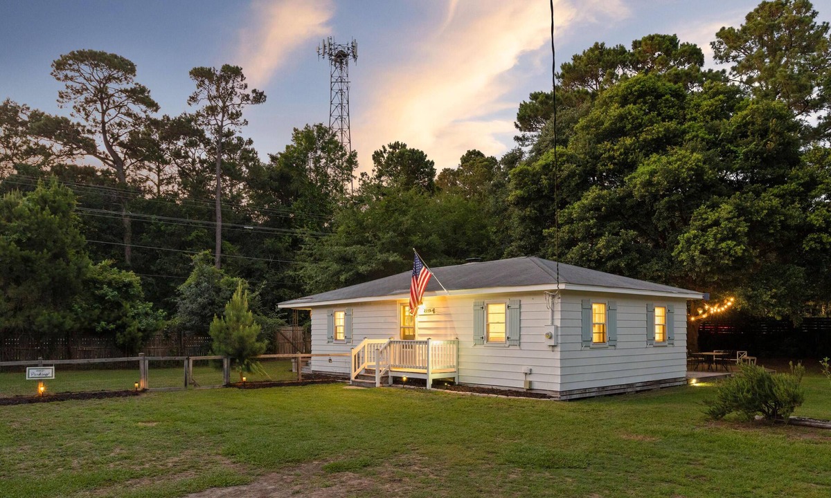 Mount Pleasant Cottage | Private Rifle Range Cottage -Near IOP & Charleston