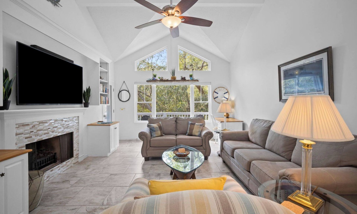 Deer Lake House | Quiet Cul De Sac, Neighborhood Pool, Golf Cart Included - 290 Whitetail Court