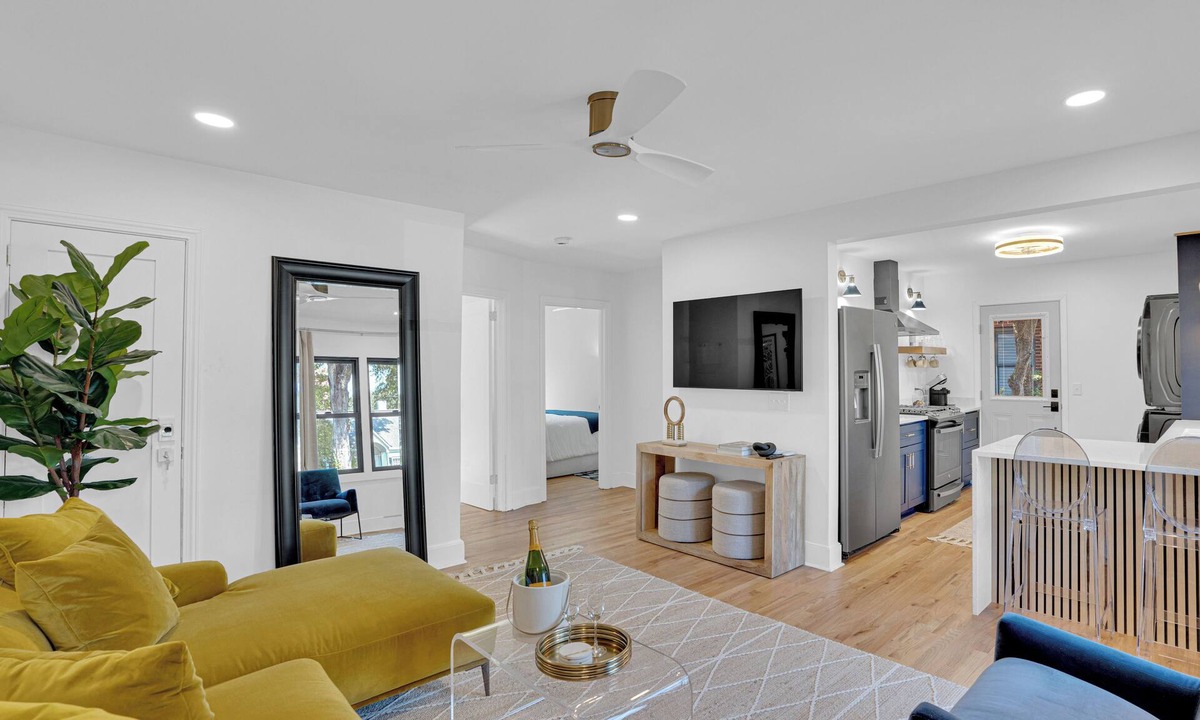 Shandon House | Quintessential 2-bedroom bungalow in the heart of Shandon in Columbia, SC.