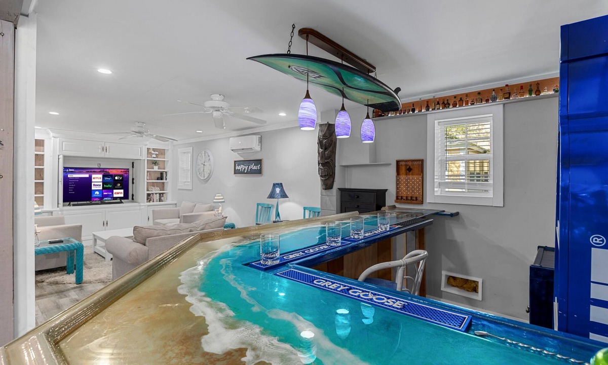 Windy Hill House | Rare NMB Gem | Perfect for Groups | Great Location | Parking for 5