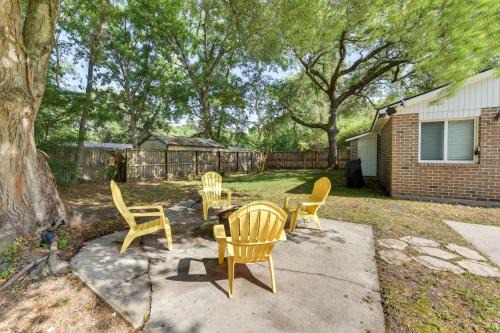 Burton House | Relax Fireside: Family Home 6 Mi to Dtwn Beaufort!