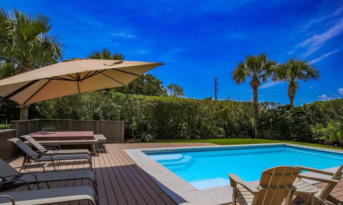 Sullivan's Island House | Renovated 28+ Night Beach Home w/ Private Pool, Hot Tub, 2 Master Suites, 3 Porches & Roof Deck!