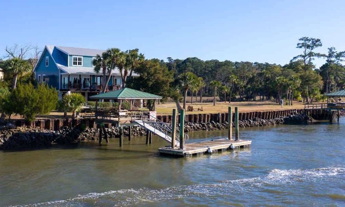 Daufuskie Island House | River Bluff Retreat-Private Dock and Included Cart