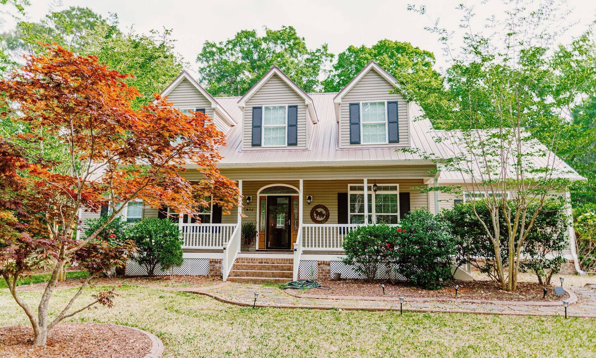 Surfside Beach House | Sea Horse Ranch 6Br/3 Bath on 2 Acres in Murrells Inlet