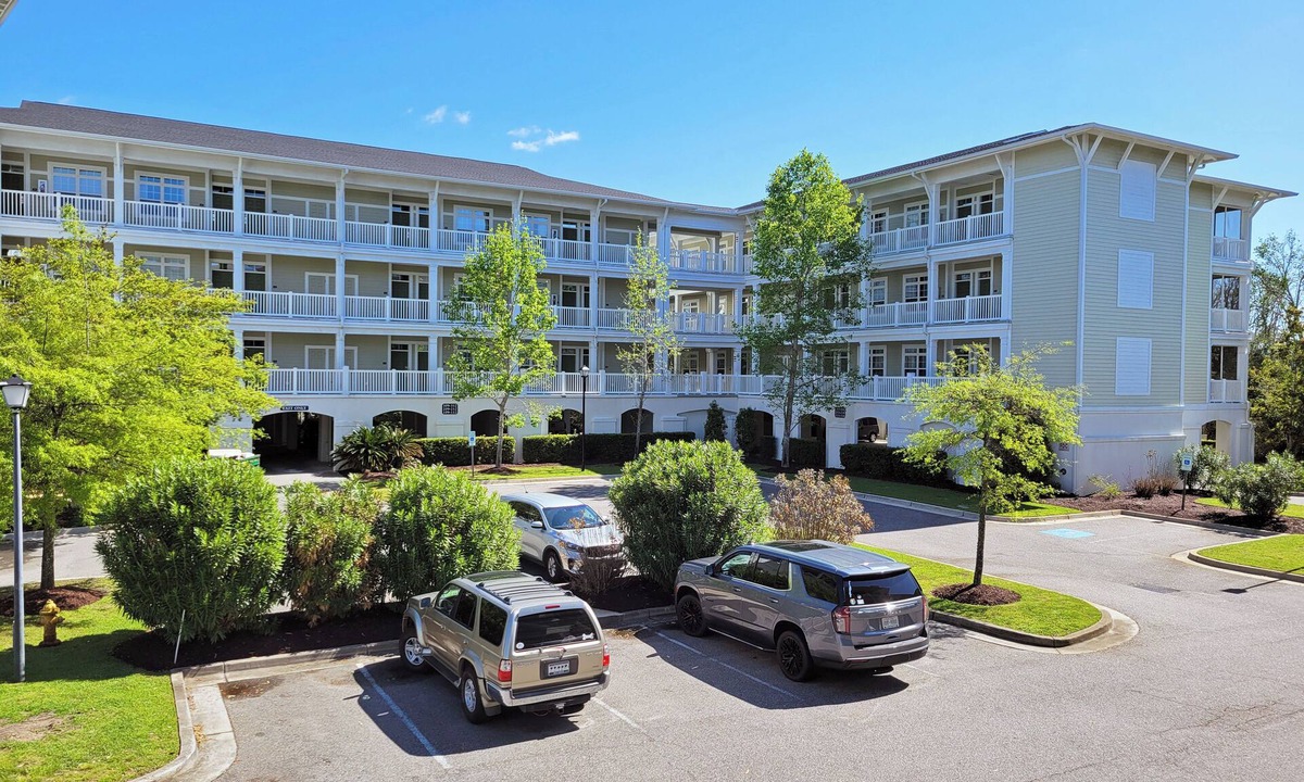 North Litchfield Beach Condo | Seaside Inn Condo, Screen Porch, Quiet Setting, Pool Plaza, Resort Beach Access