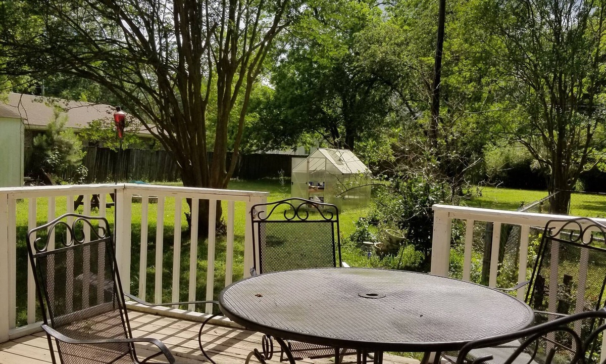 Charleston Cottage | Small private home on quite street just a short distance to downtown Charleston.