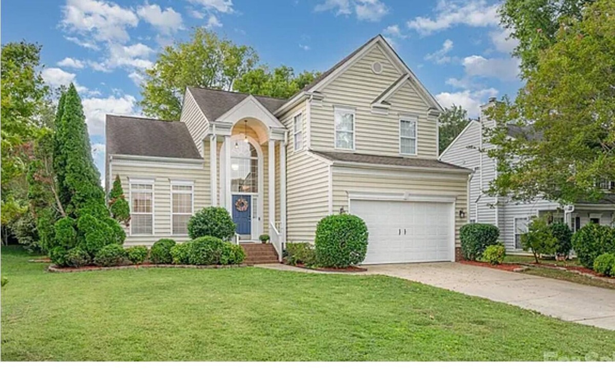 Charlotte House | South CLT Getaway - Near Carowinds, I485, I77, Lake Wylie - Firepit