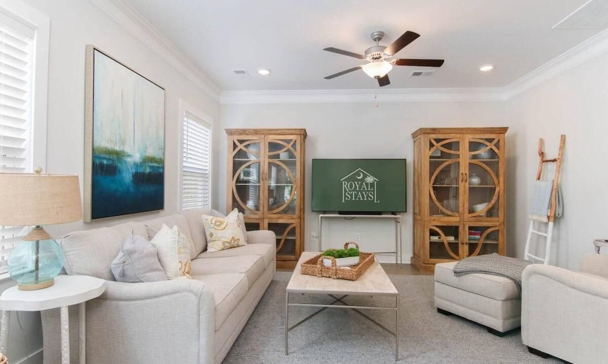 Mount Pleasant House | Southern Charming New Home-Mins to Beach & DT