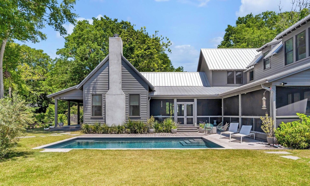 Old Village House | Spacious 4-bd house in charming Old Village Old Mt Pleasant with Pool, Golf cart