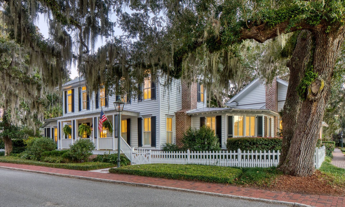 Palmetto Bluff House | Spacious interiors, iconic Wilson Village location, Dual Living & Dining Rooms