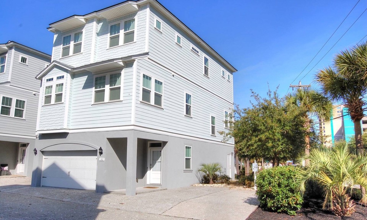 Myrtle Beach House | Spacious Retreat in Myrtle Beach: At Salt & Light, Your Dream Vacation Awaits