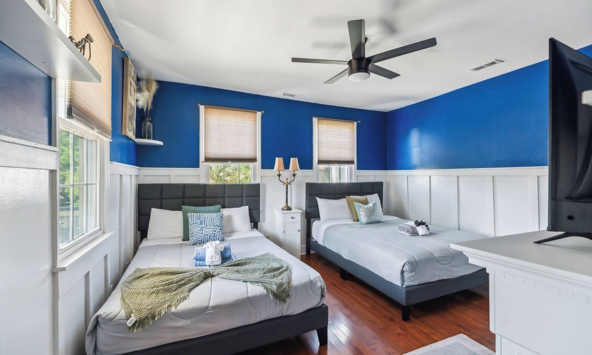 Westside House | Spacious upstairs in a duplex
