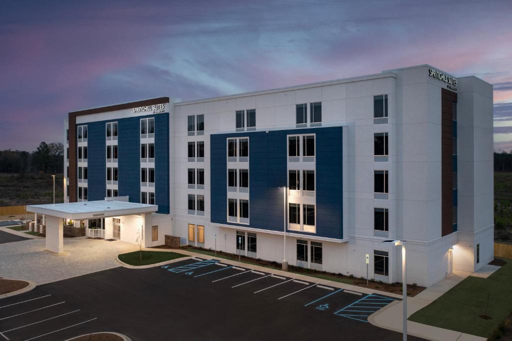 Cape Fear Hotel | SpringHill Suites by Marriott Fayetteville I-95
