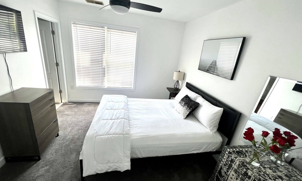 Charlotte House | Steele Creek Modern Lux 1 bed 1.5 bath townhome
