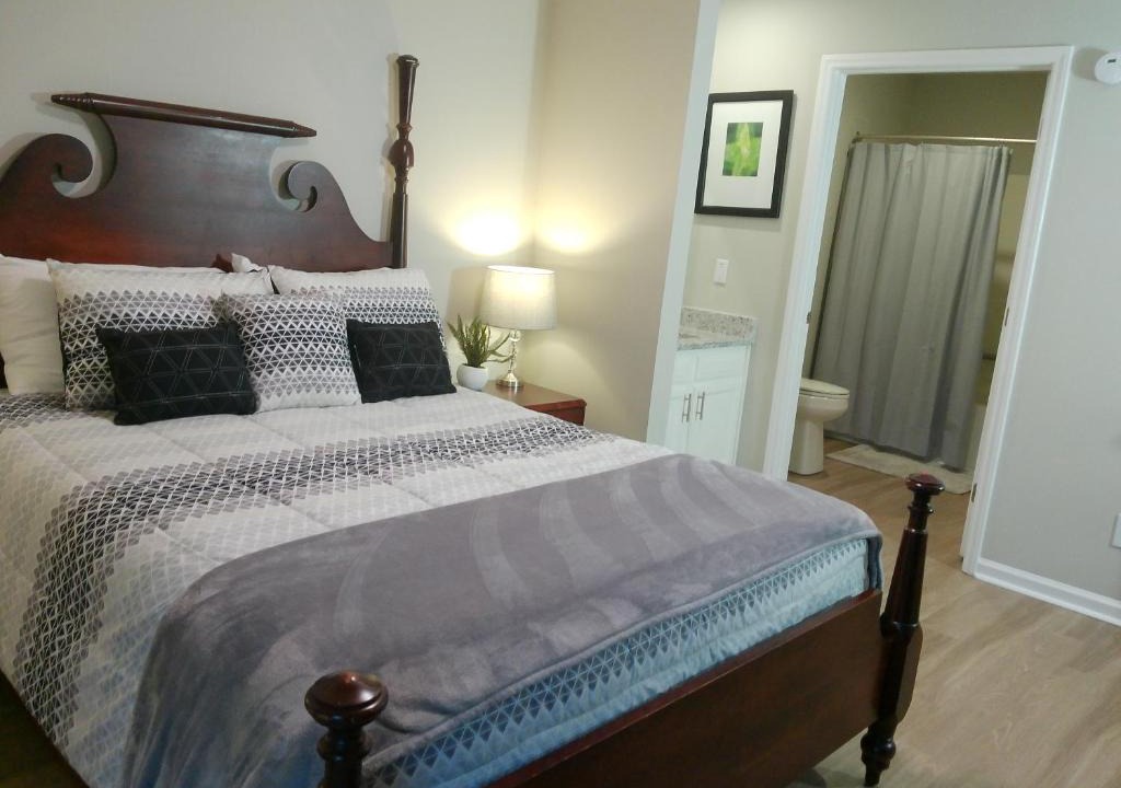 Pine Forest Apartment | Studio 415 Spring Lake - Fayetteville near Fort Bragg - Ground Level Studio with Self Check-in - Perfect for short or long-term stays