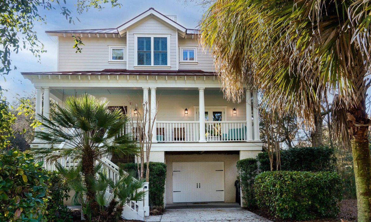 Seabrook Island House | Stunning 4 BR/3.5 BA Home! Neighborhood Pool! Amenity access included!
