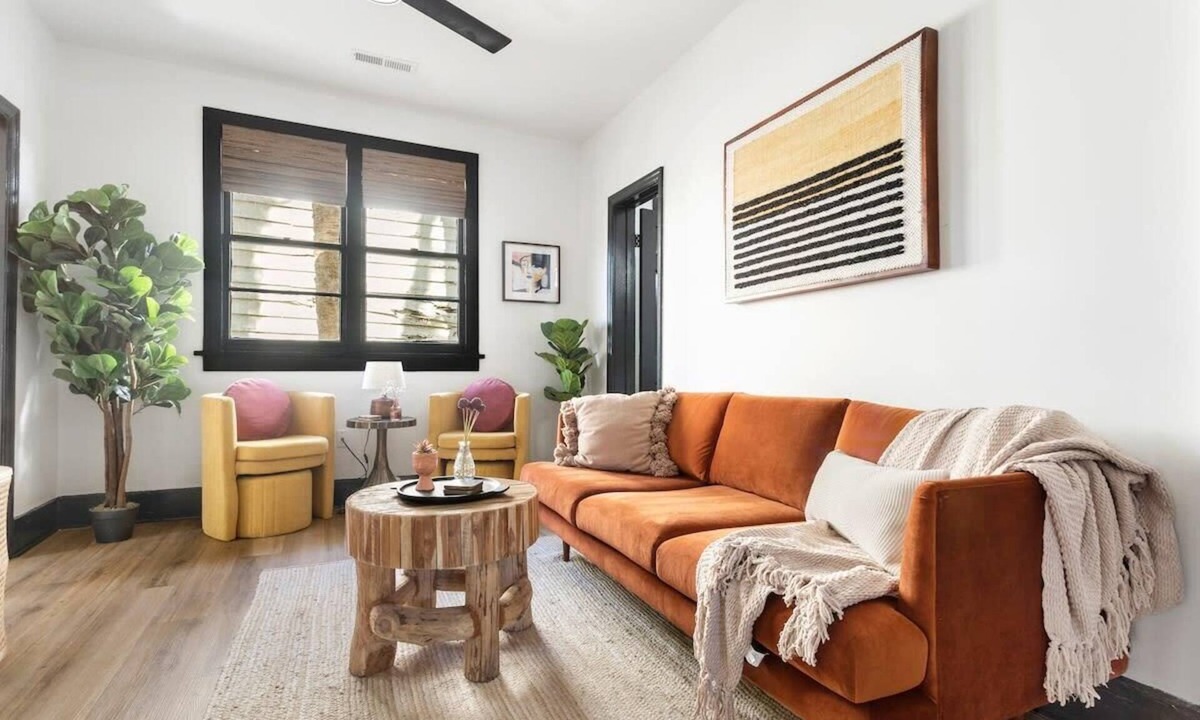 Cannonborough Elliotborough House | Stylish Monthly 1BR Downtown Rental