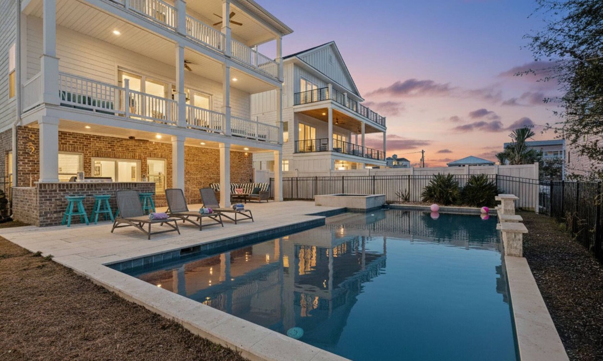 Atlantic Beach House | Sugar Hill Luxurious Beach House in the Black Pearl