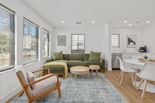 West Ashley House | Suite Magnolia II, Hot Tub & Pet Friendly