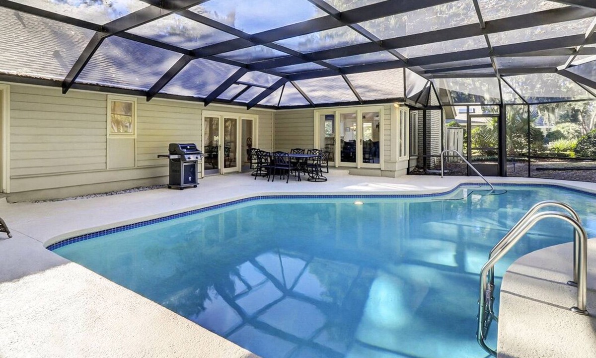 Baynard Oaks House | Sunset Rentals | Baynard Park 6 | Dog Friendly