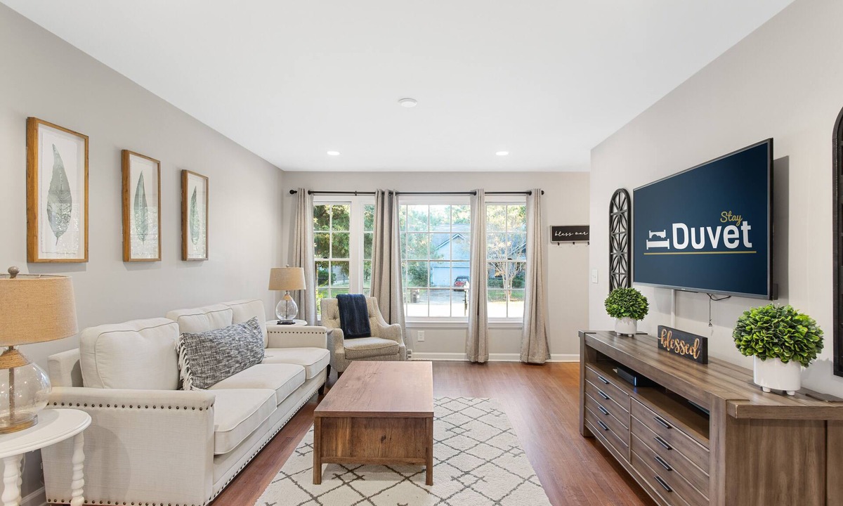 Mount Pleasant House | Sweet Magnolia: Chic Haven with Fenced Backyard!