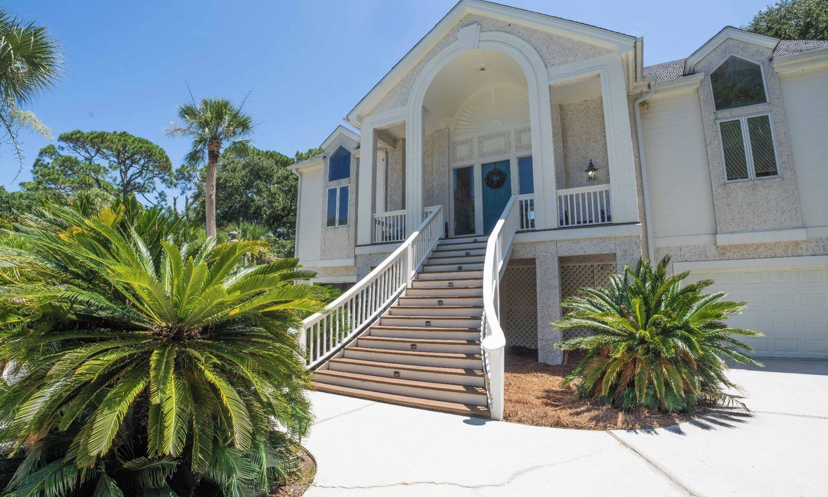 Saint Helena Island House | Tabby on the Tee - Four Bedroom House, Sleeps 15