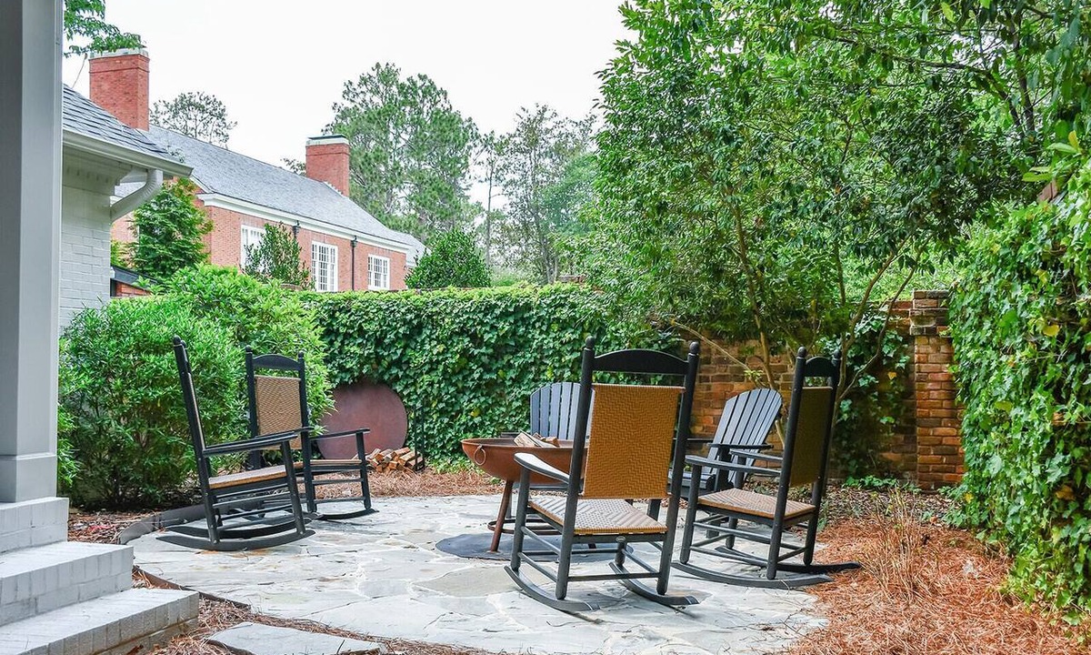 Old Town Cottage | Tartan Cottage, Scottish decor + 4-seat golf cart