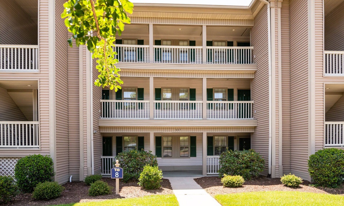 Pawleys Island Condo | TB 8F Second floor Condo True Blue Golf/Tennis/Pool Accessible