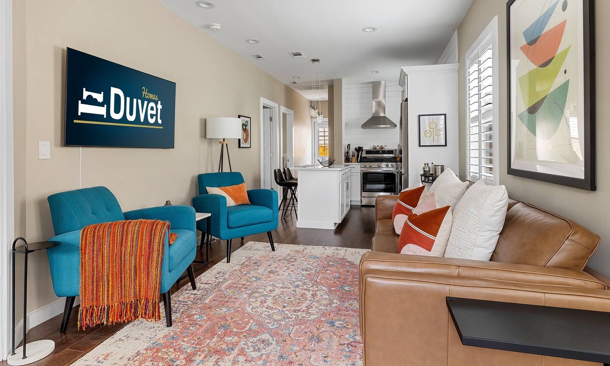 Westside House | The Lemoncello- Bright 2br/2ba