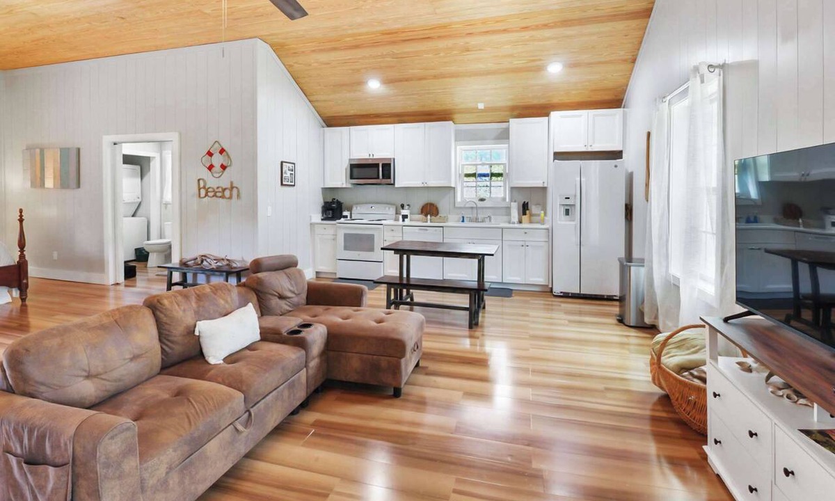 Daufuskie Island Apartment | The Low Country Loft- Comfy 1BDRM Loft-4 Pass Golf Cart Included
