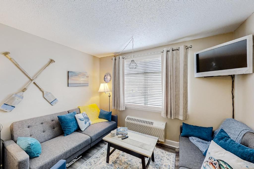 Litchfield by the Sea Apartment | The Oceanfront Litchfield Inn 251