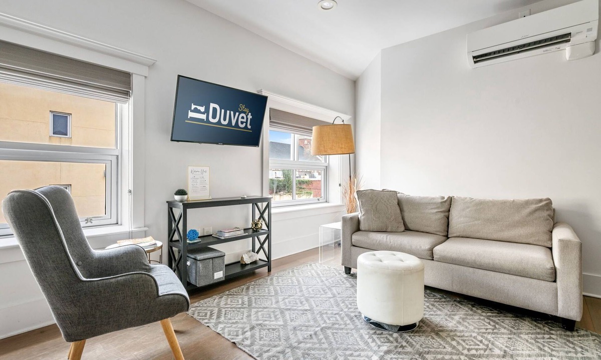 Downtown Charleston Apartment | The Trifecta at 493 - 3 Suites - On King!