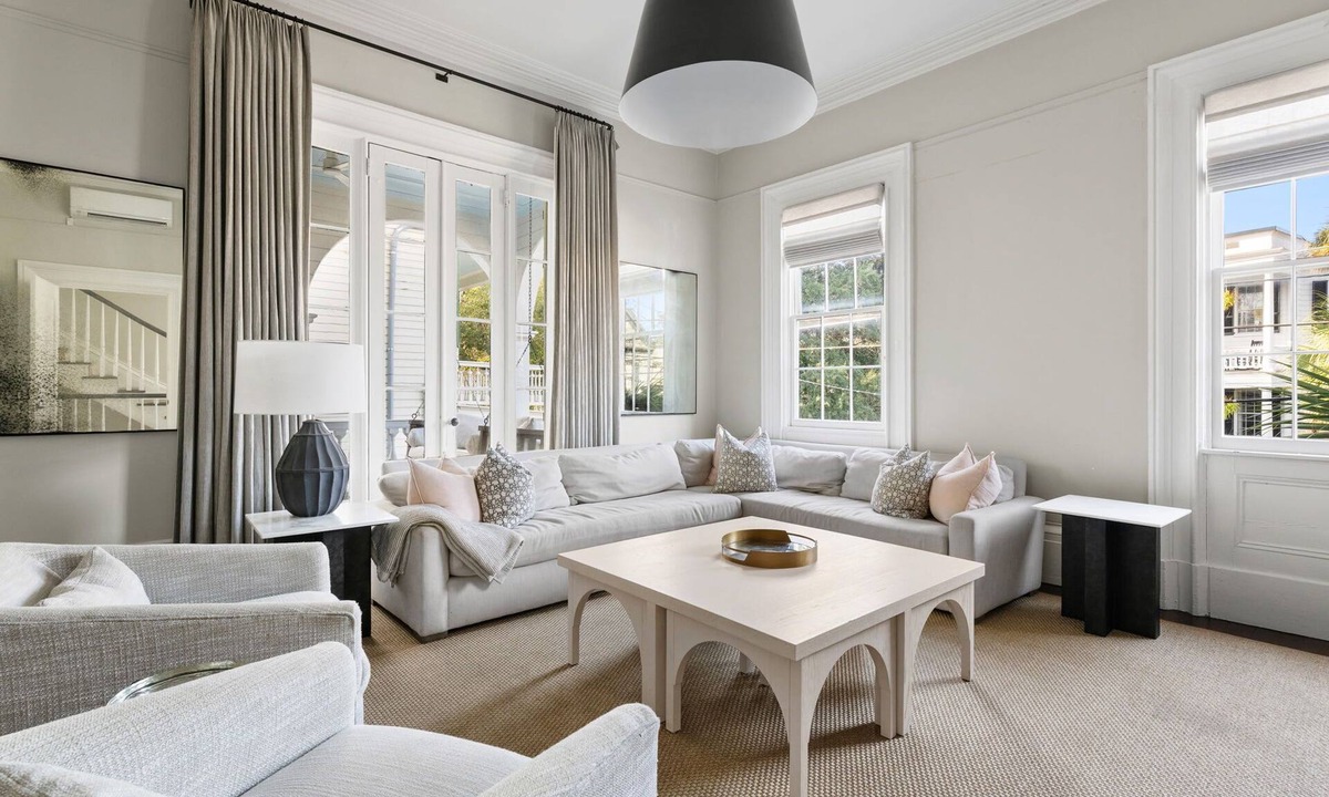 Cannonborough Elliotborough House | Thomas Waring House | Sleeps 23 | Multi-Unit Rental