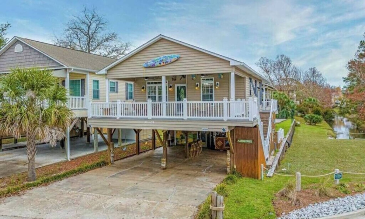 Myrtle Beach House | Tiki Hut W/Tiki Bar|Linens|Golf Cart|Outdoor Area