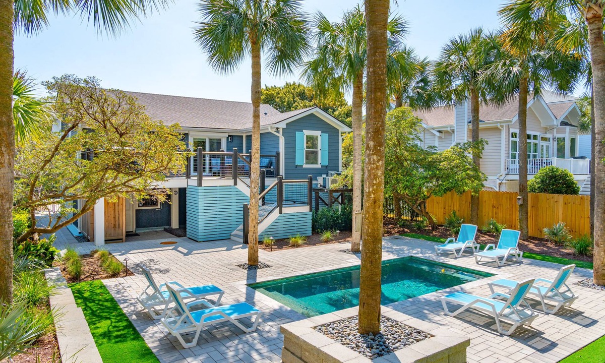 Isle of Palms House | Updated 3 bedroom home, walk to beach, private pool, screened porch!