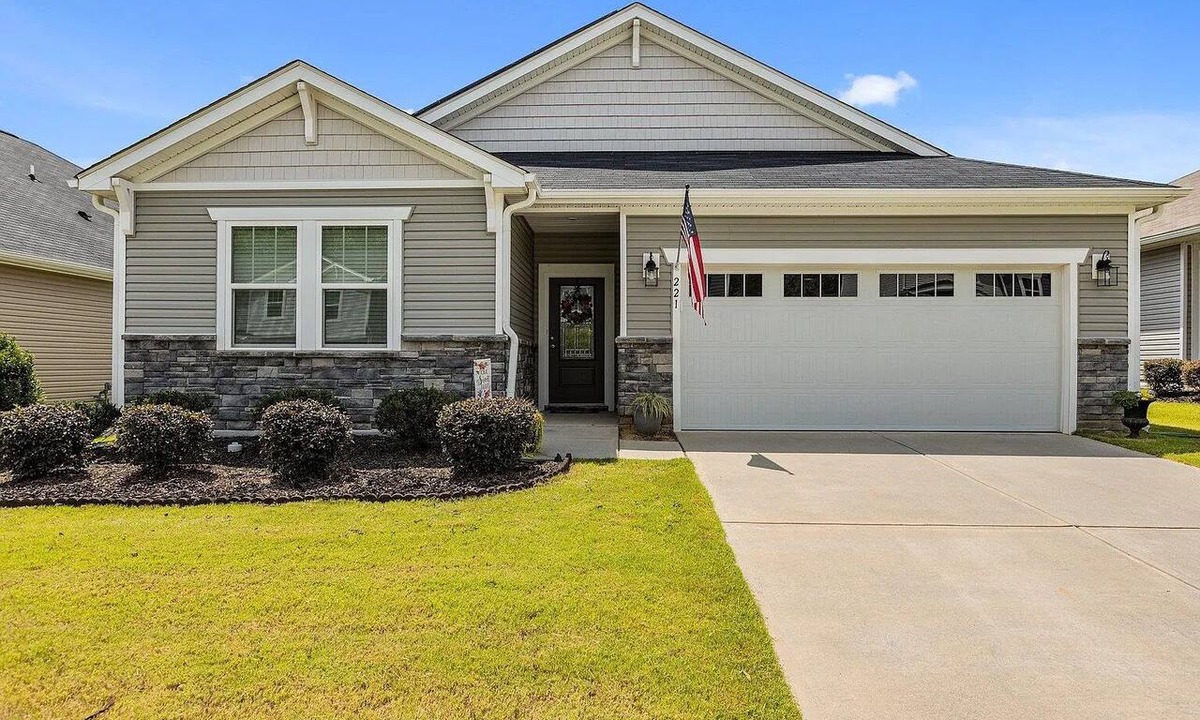 Fuquay-Varina House | Updated Modern Fuquay Home with Gourmet Kitchen & Large Screened Porch