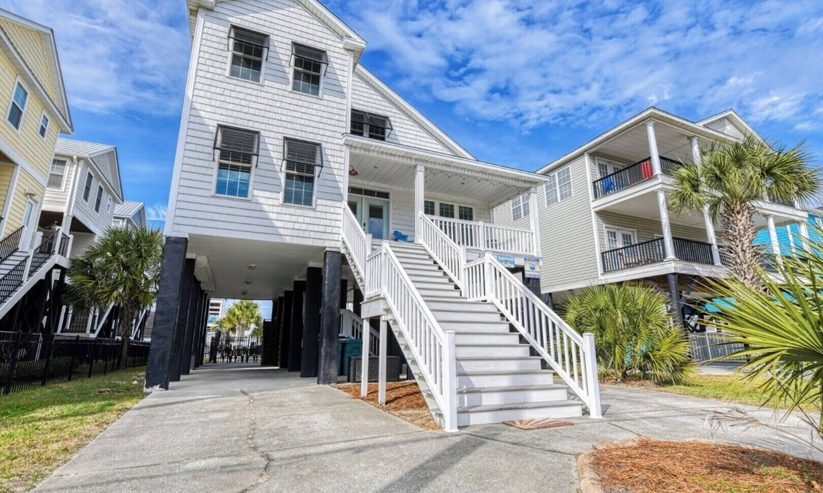 Garden City House | VIP House - Five-bedroom (5th bedroom is an open loft), private pool