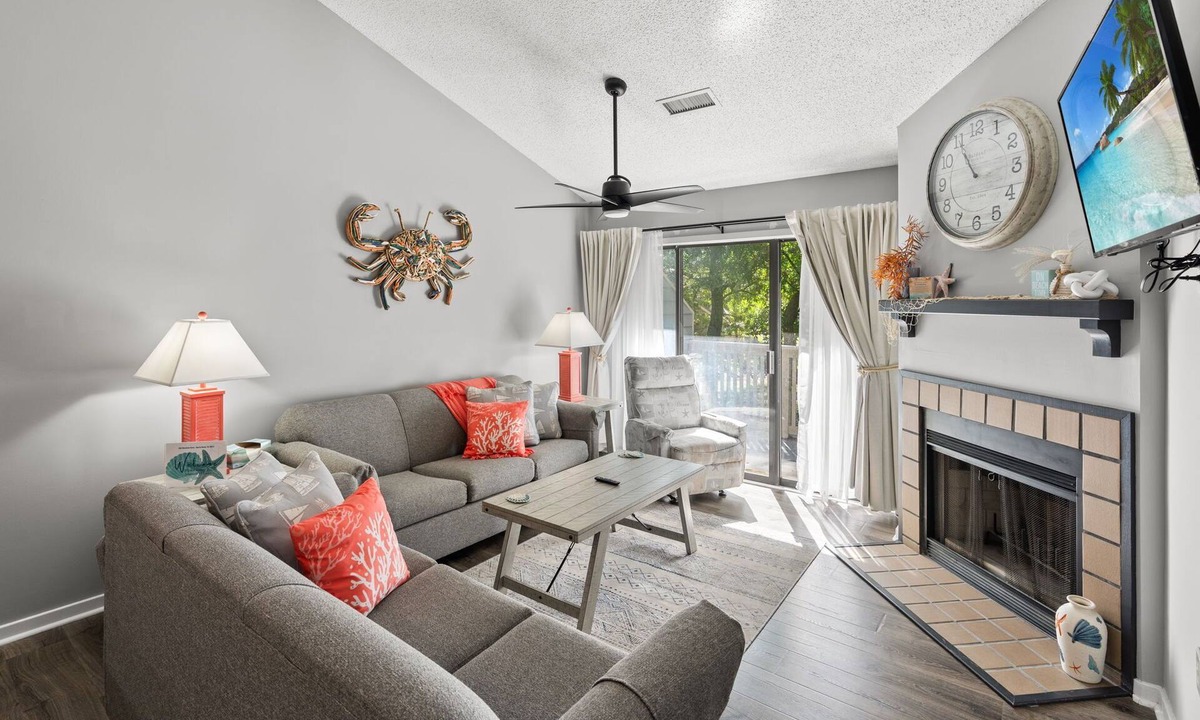 Arcadian Shores Villa | W Hyde Pk 12H in Kingston 2nd floor, Pool, Beach