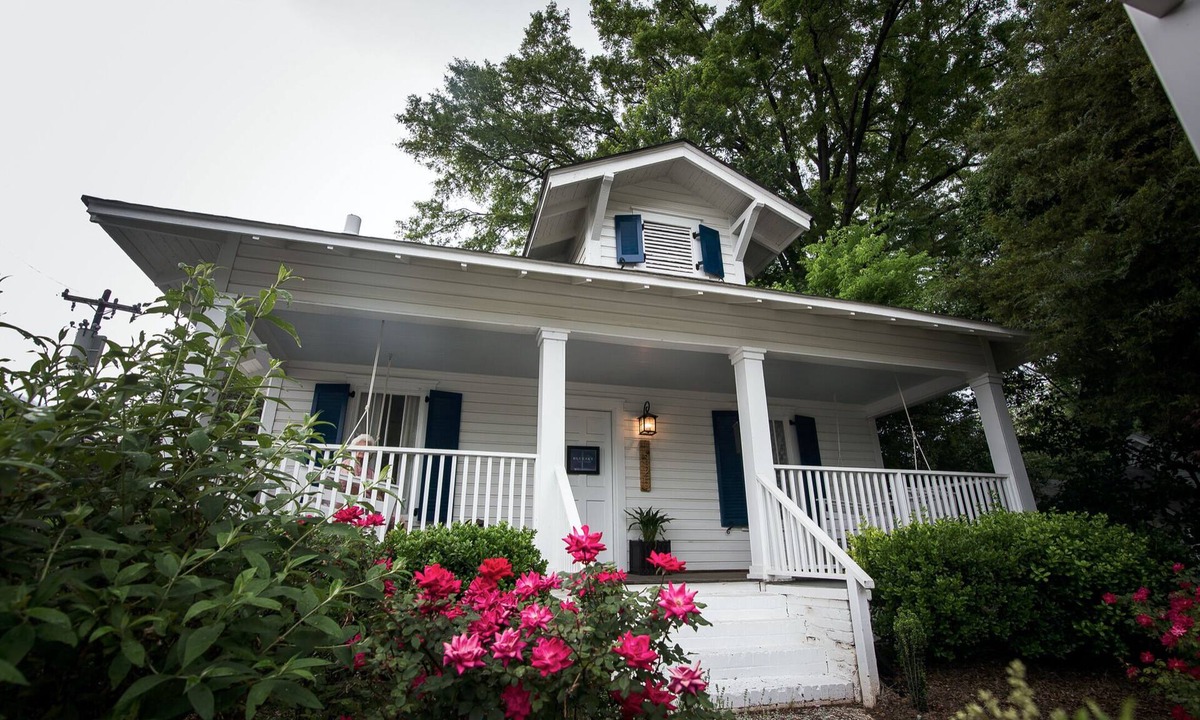 Plaza Midwood House | Walkable Historic Plaza Midwood Bungalow Near Uptown Charlotte