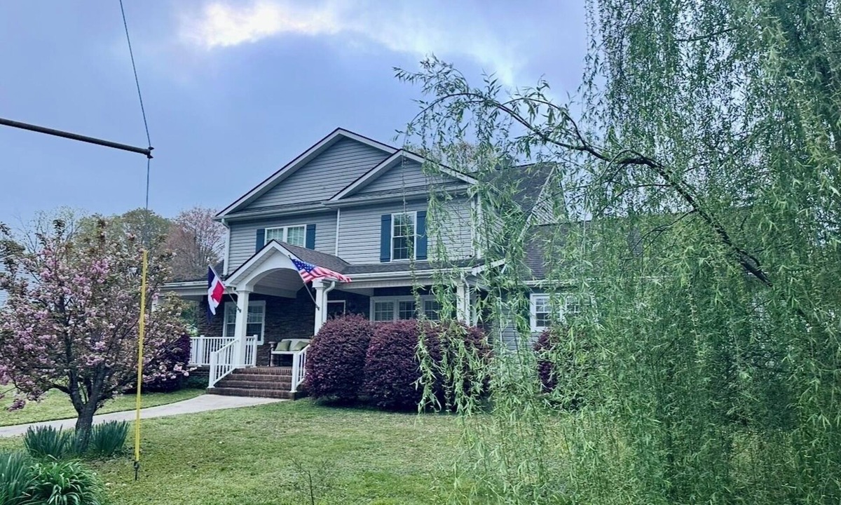Greenville - Spartanburg House | Whispering Willow Retreat. Offering the Highest Level of Warmth and Comfort.