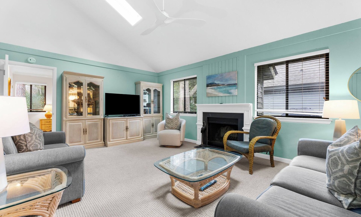 West Beach Cottage | Yards to the beach, charming cottage