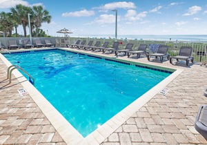 1BR/1BA Oceanfront condo w/Kitchen & Balcony in Center of MB, #855